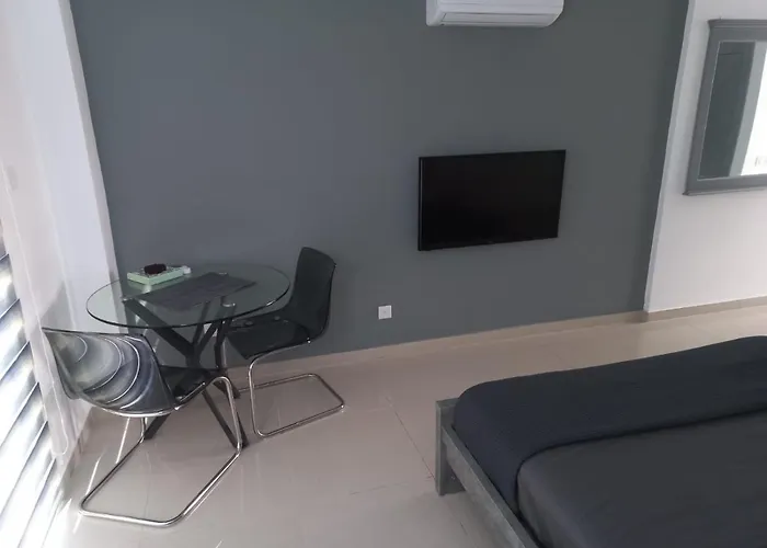 Modern Studio Apartment Armonia Court