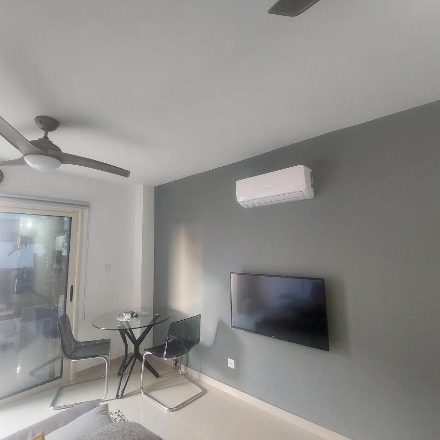 Modern Armonia Court *